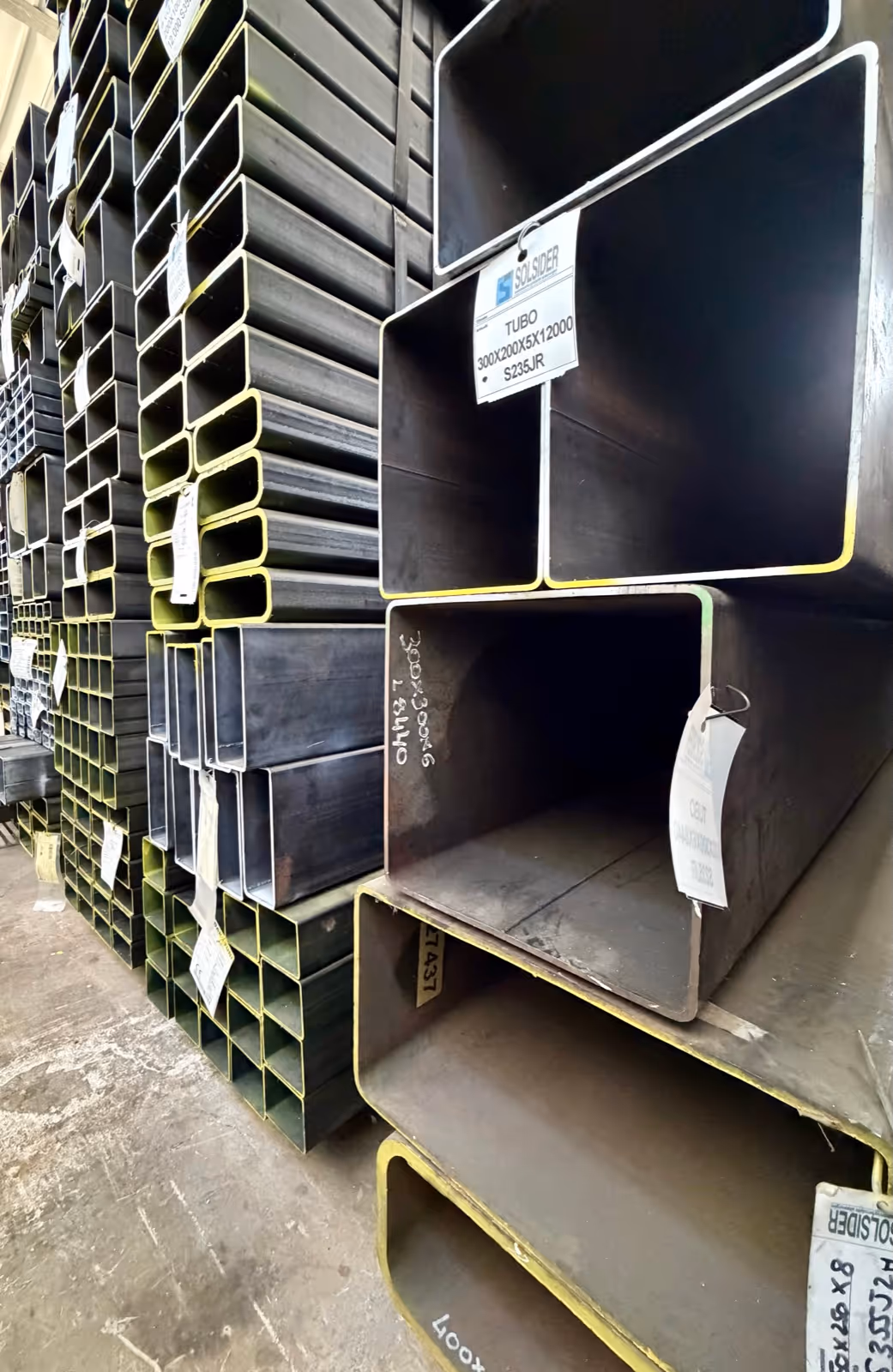 Large-section S235JR rectangular structural tubes
